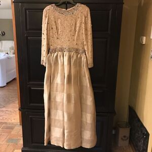 Victoria Royal Ltd Gown 